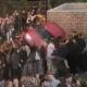 Grupka młodych podczas imprezy zdemolowała samochód