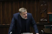 "Szurskie teorie spiskowe". Dosadne słowa Zandberga w Sejmie